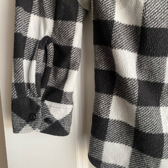 Boys Shirt Size 10/12 - Picture 4 of 14